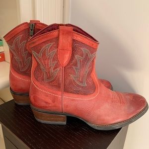 Short boots size 10